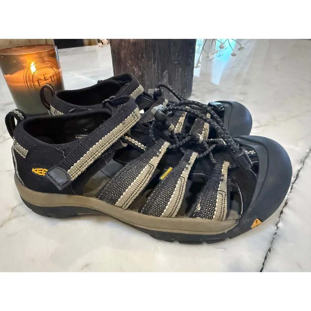 Keen Kids Newport H2 Water Sandals Black and Tan Hiking Shoes Size 4